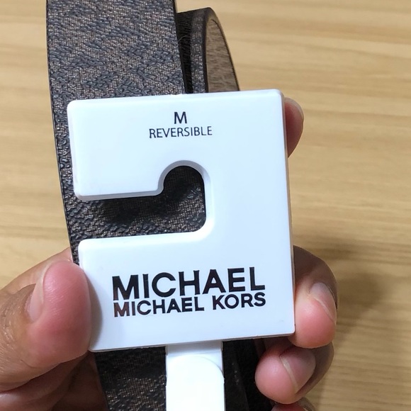 NWT Michael Kors Reversible Leather Belt White Signature Womens Medium. - Picture 4 of 8